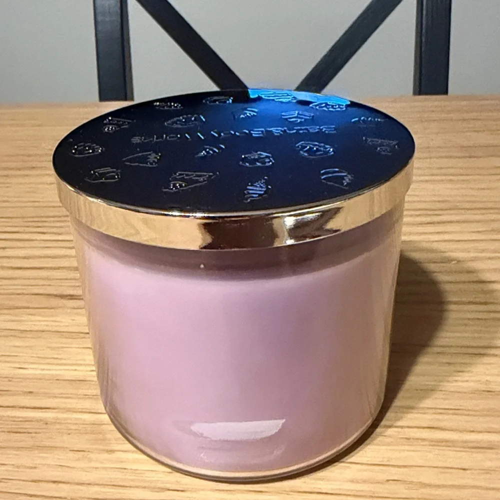 Bath & Body Works 3 Wick Candle. Lavender Marshmallow. - Picture 7 of 8
